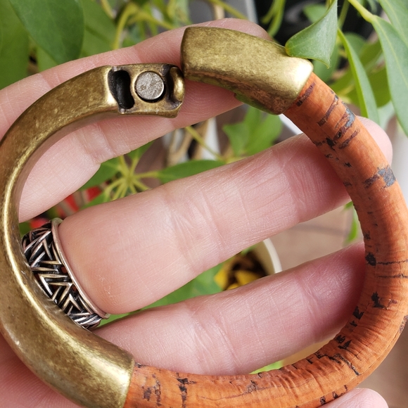 Classy Cork & Bronze Bracelet - Picture 4 of 4